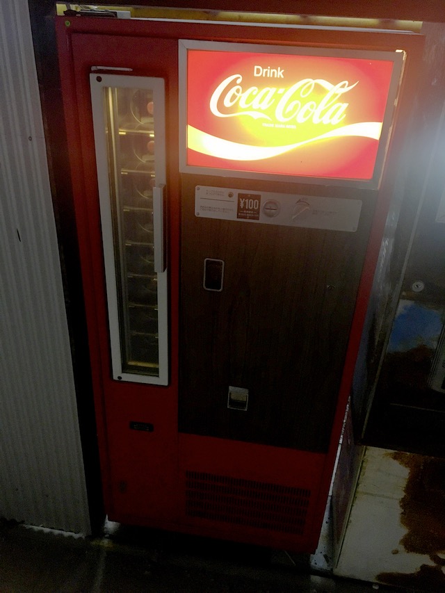 コカコーラ自販機写真