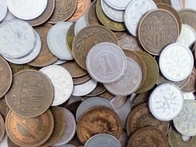 積まれた硬貨