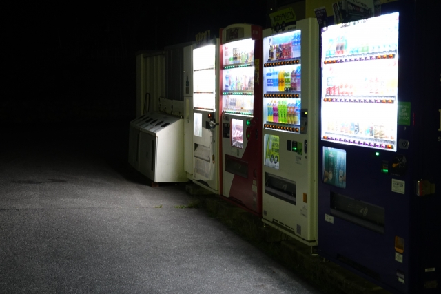 夜の自販機